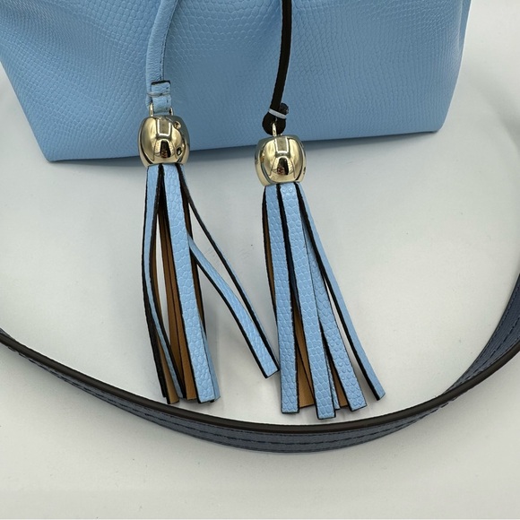 Henri Bendel Thompson Bucket Bag Periwinkle Blue Leather Shoulder Strap Charm - Picture 2 of 11